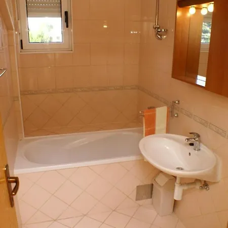 Apartamento With Wifi Tisno, Murter - 4296 Tisno