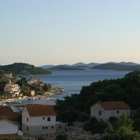 Apartamento With Wifi Tisno, Murter - 4296 Tisno