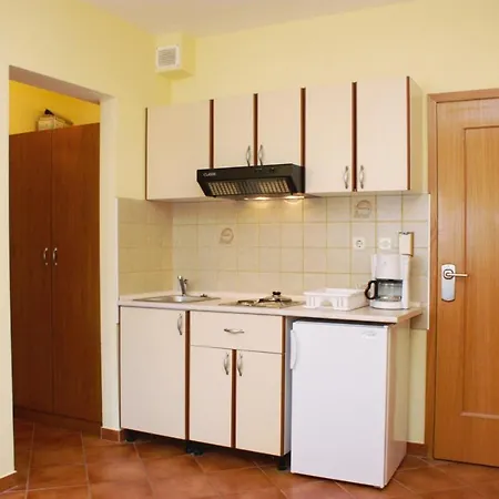 Apartamento With Wifi Tisno, Murter - 4296 Tisno