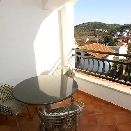Apartamento With Wifi Tisno, Murter - 4296