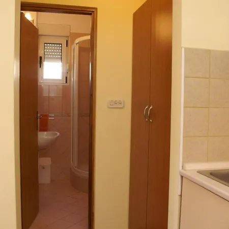 Apartamento With Wifi Tisno, Murter - 4296