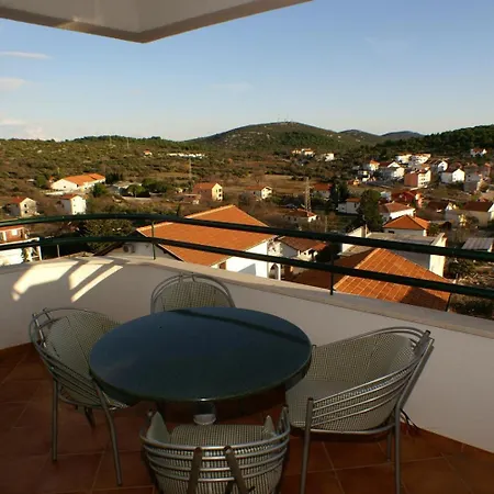 Apartamento With Wifi Tisno, Murter - 4296 *